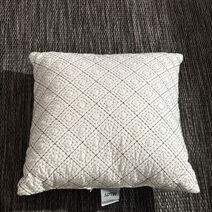 Apt. 9 accent pillow